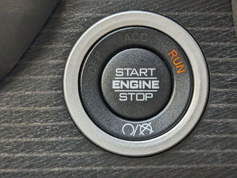 New 2024 RAM 3500 Limited image 27