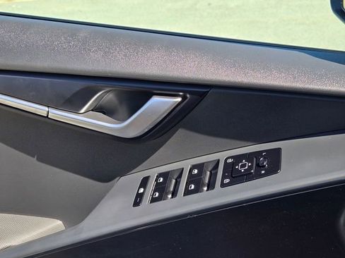 New 2026 Kia Niro LX FWD image 15