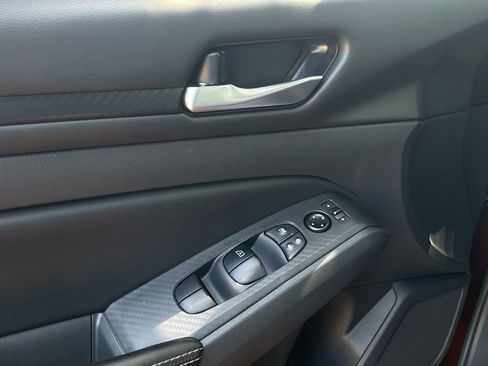 Used 2025 Nissan Altima 2.5 SV FWD image 16
