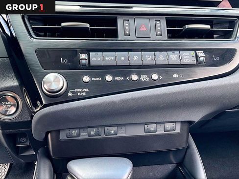 Used 2025 Lexus ES 350 w/ Premium Package FWD image 32