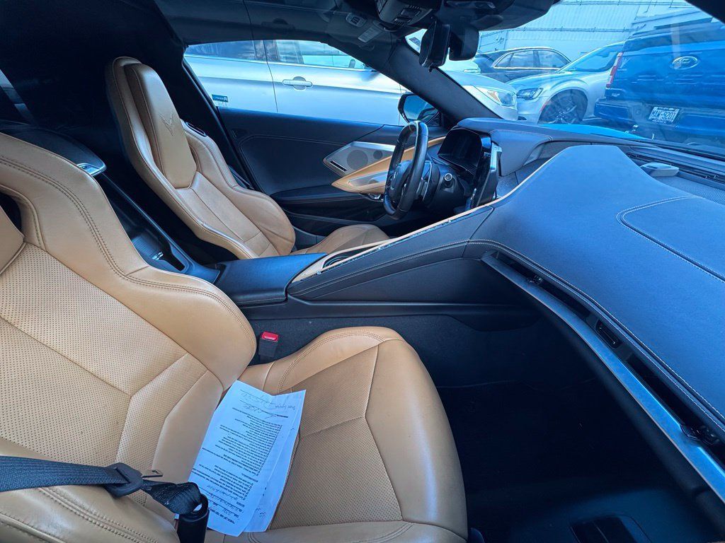 Used 2021 Chevrolet Corvette Stingray Preferred Cpe w/ 2LT RWD image 3