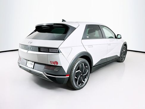 Used 2024 Hyundai Ioniq 5 SE image 9