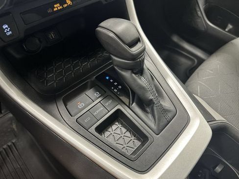 Used 2023 Toyota RAV4 XLE FWD image 23