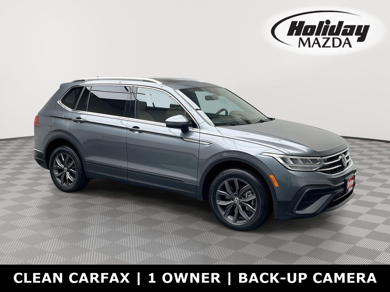 Used 2022 Volkswagen Tiguan SE AWD/4WD image 1