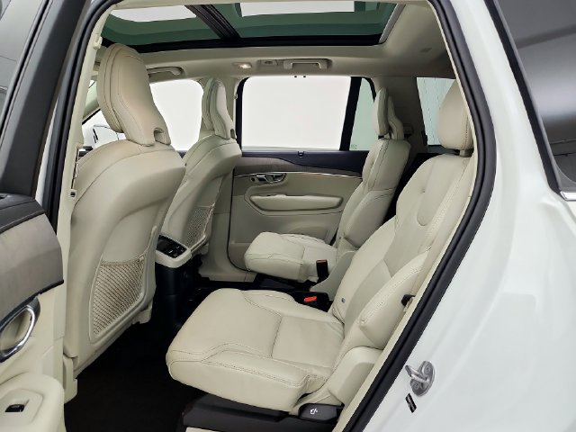 Certified 2025 Volvo XC90 T8 Ultra w/ Protection Package AWD/4WD image 31