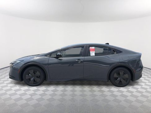 New 2026 Toyota Prius Plug-In Hybrid FWD image 2