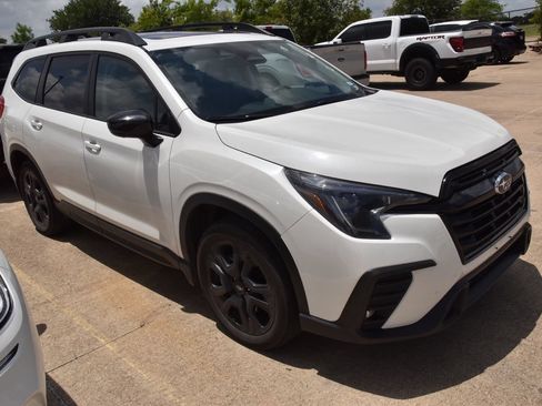 Used 2025 Subaru Ascent Bronze Edition AWD/4WD image 4