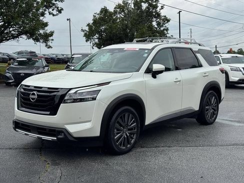 Certified 2022 Nissan Pathfinder SL w/ SL Premium Package FWD image 7