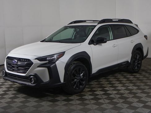 Used 2025 Subaru Outback Onyx Edition image 9