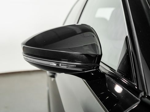 Used 2025 Audi S8 image 23