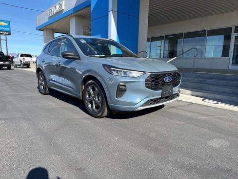 Used 2023 Ford Escape ST-Line FWD image 1