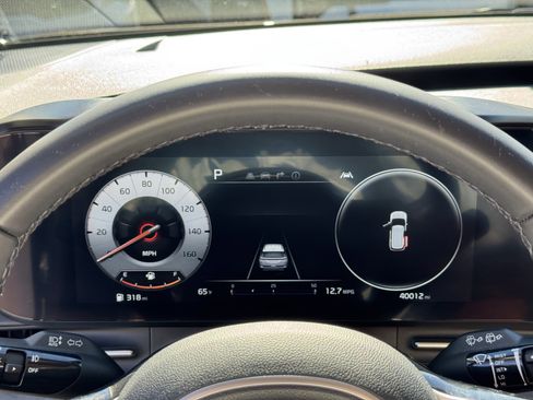 Certified 2024 Kia Carnival SX image 26