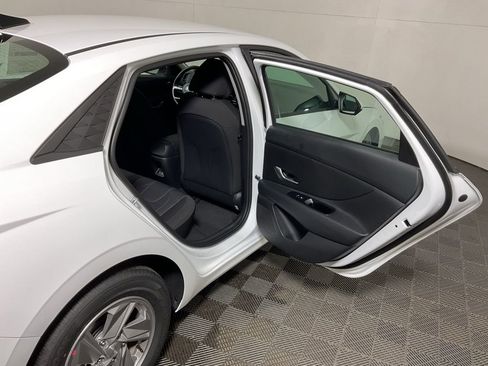 New 2026 Hyundai Elantra SE FWD image 33