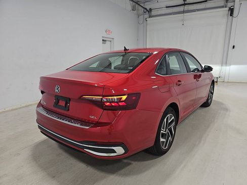 Used 2024 Volkswagen Jetta SEL FWD image 4