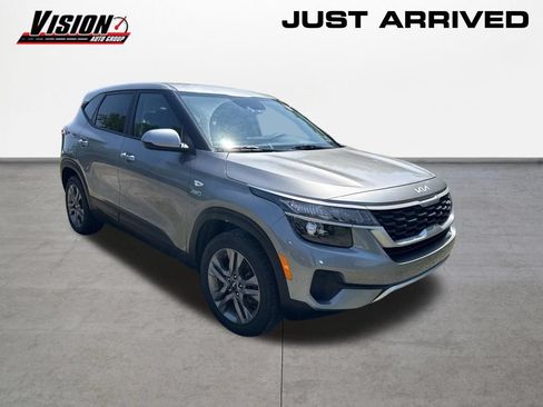 Certified 2023 Kia Seltos LX AWD/4WD image 7