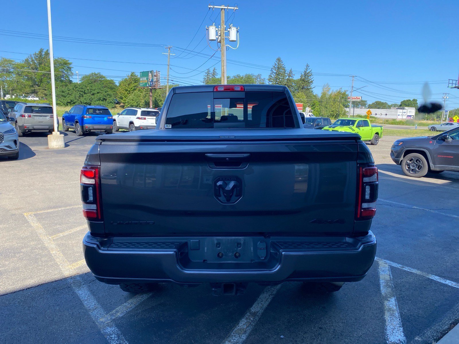 Used 2022 RAM 2500 Limited w/ Night Edition AWD/4WD image 4