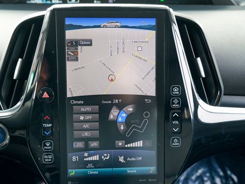 Used 2017 Toyota Prius Prime Premium image 50