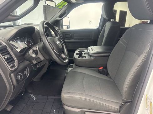 Used 2024 RAM 3500 Tradesman w/ Chrome Appearance Group image 16