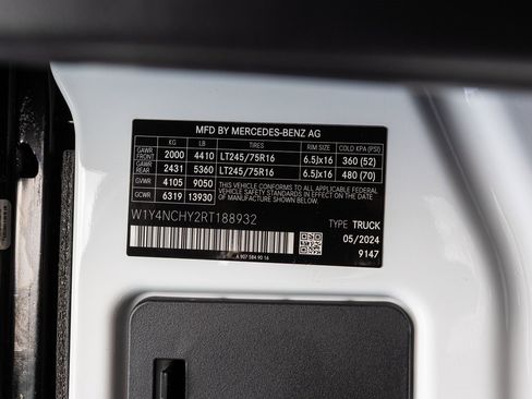 Used 2024 Mercedes-Benz Sprinter 2500 w/ Acoustic Package image 30
