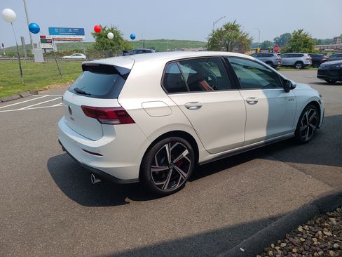 New 2025 Volkswagen GTI SE image 5