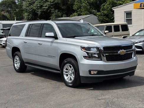 Used 2020 Chevrolet Suburban LT AWD/4WD image 2
