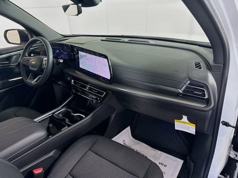 New 2026 Chevrolet Traverse LT w/ Sun and Wheel Package AWD/4WD image 35