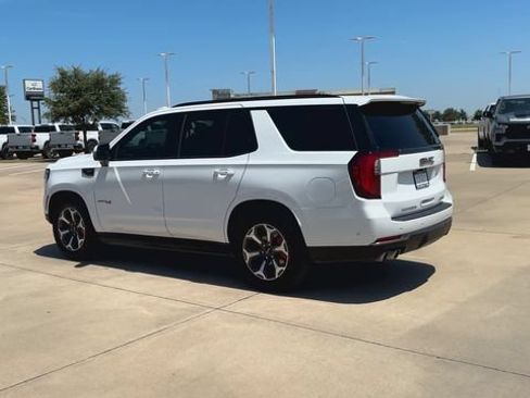 Used 2025 GMC Yukon AT4 Ultimate AWD/4WD image 2