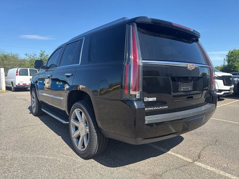 Used 2019 Cadillac Escalade Premium Luxury AWD/4WD image 8