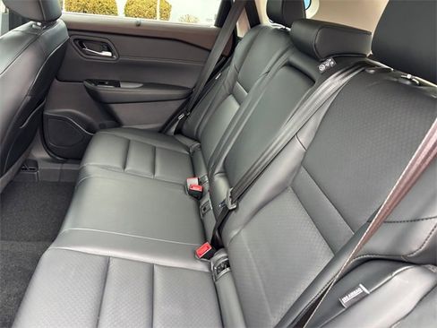 Used 2023 Nissan Rogue SV w/ SV Premium B Package image 17