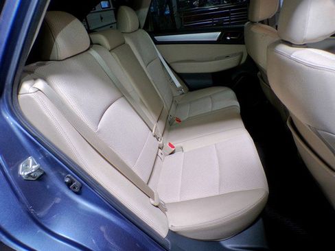 Used 2016 Subaru Outback 2.5i Premium image 16