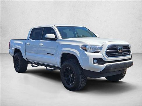 Used 2019 Toyota Tacoma SR5 AWD/4WD image 3