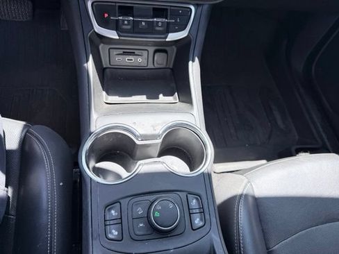 Used 2023 GMC Terrain SLT AWD/4WD image 14