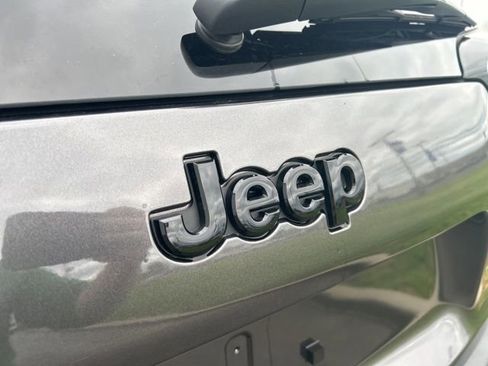 Used 2022 Jeep Cherokee Latitude Lux w/ Sun & Sound Group AWD/4WD image 51