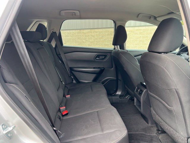 Used 2024 Nissan Rogue S AWD/4WD image 13