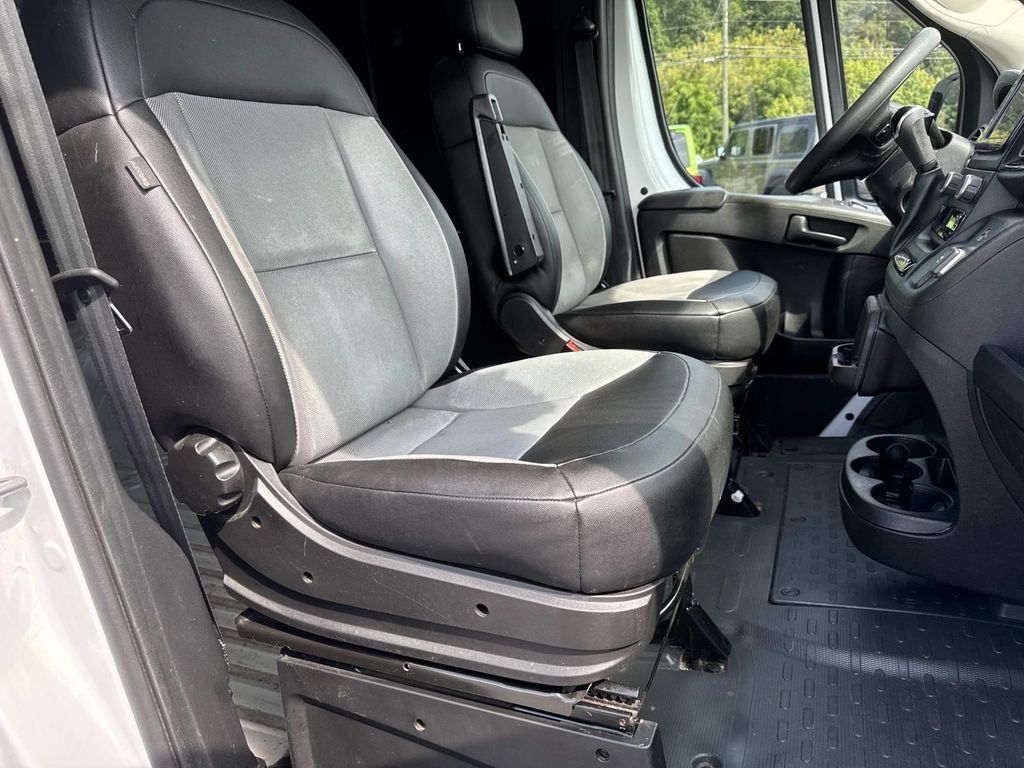 Used 2025 RAM ProMaster 2500 w/ Convenience Group FWD image 15