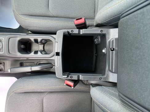 Used 2024 Jeep Wrangler Unlimited Sport AWD/4WD image 20