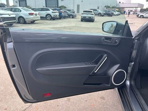 Used 2018 Volkswagen Beetle 2.0T S image 44