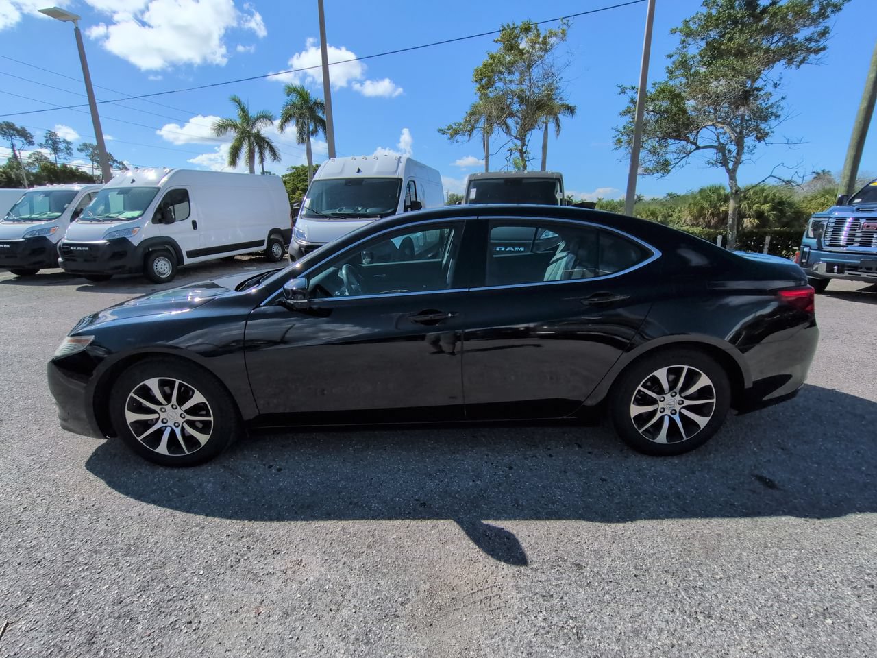 Used 2017 Acura TLX FWD image 8