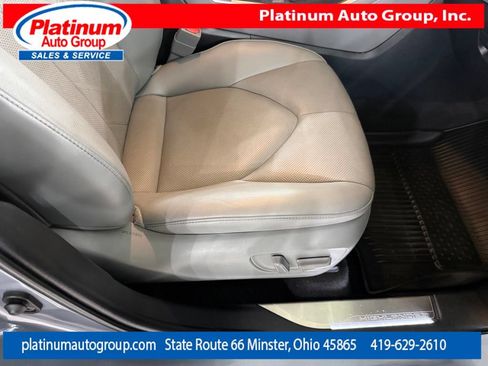 Used 2023 Toyota Highlander Platinum AWD/4WD image 44