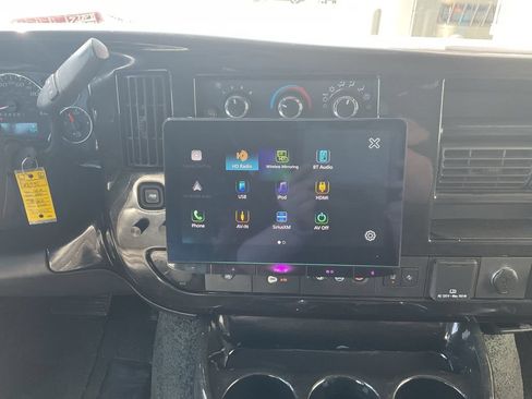 Used 2019 GMC Savana 2500 Extended RWD image 17