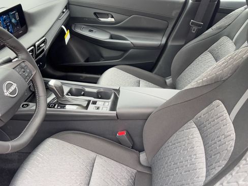 New 2026 Nissan Sentra SV FWD image 19