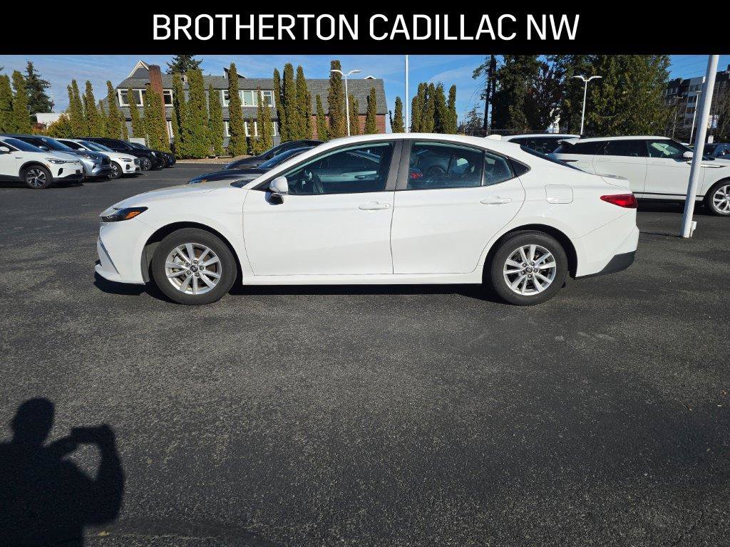 Used 2025 Toyota Camry LE AWD/4WD image 2