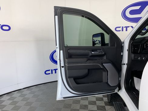 Used 2024 GMC Sierra 2500 AT4X AWD/4WD image 12