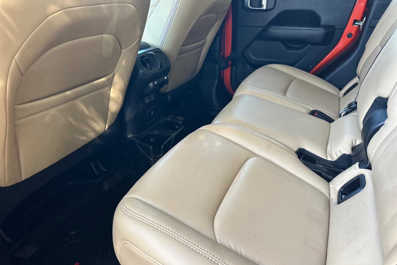 Used 2020 Jeep Gladiator Overland AWD/4WD image 5