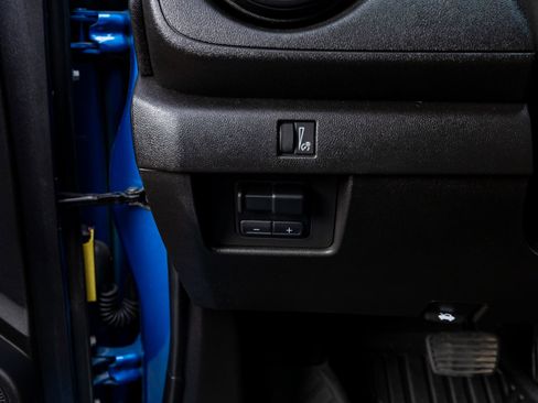 Used 2024 Chevrolet Colorado Trail Boss w/ Technology Package AWD/4WD image 22