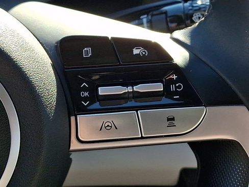 Used 2024 Hyundai Elantra Limited FWD image 24