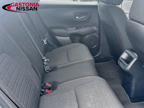 Used 2025 Honda HR-V Sport image 32