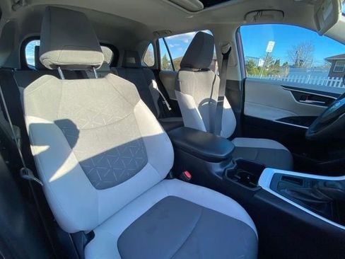 Used 2025 Toyota RAV4 XLE w/ Convenience Package image 20