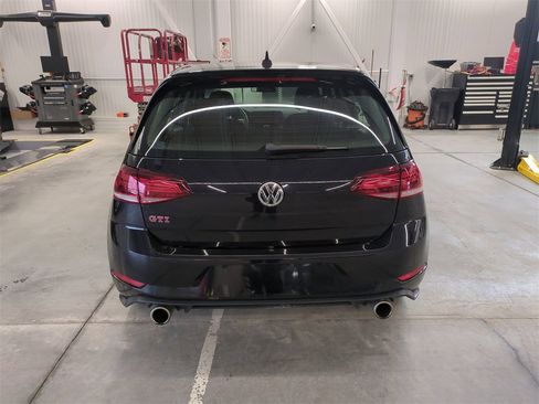 Used 2021 Volkswagen GTI SE image 4