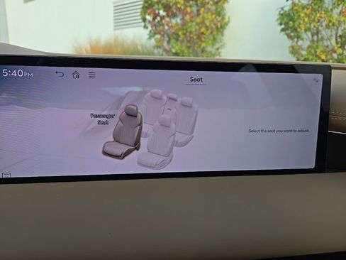 Used 2025 Genesis G80 2.5T image 39